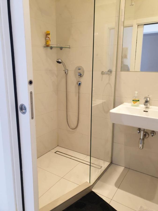 Deluxe Apartment 5P Mm A Вена Экстерьер фото